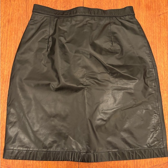 Vintage %100 leather skirt - Picture 1 of 5